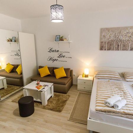 Gorgeous Home In Knin With Kitchen Kovacic ภายนอก รูปภาพ